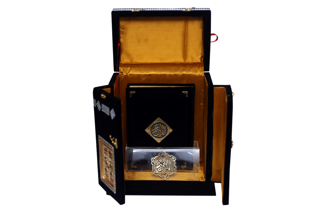 Quran Majeed Mutajum With KABAH box